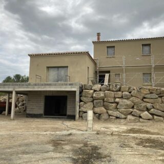 Villa neuve avec sous-sol façade en cours 34210 AIGUES-VIVES